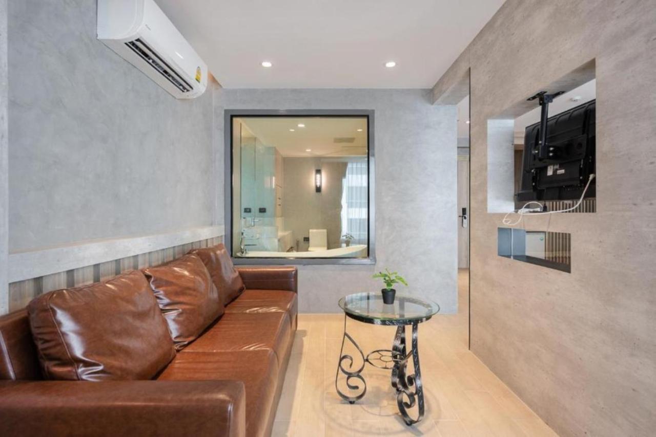 Loft Bangkok Hotel Exterior photo